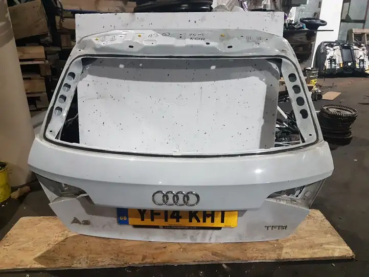 Audi A3/S3 8V (2012 - 2016) Крышка багажника — фото 2