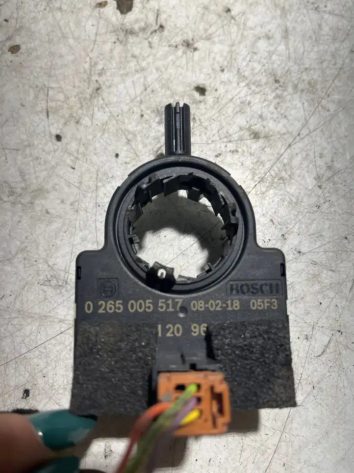 Citroen C5 (2008 - 2017) 0265005517 Датчик угла поворота руля — фото 4