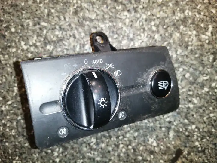 Mercedes-Benz E W211 (2002 - 2009) 2115450104 Включатель фонарей — фото 3