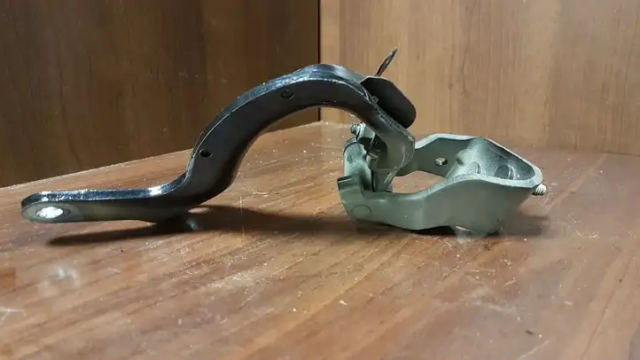 Audi Q7 4L (2005 - 2009) 4L0827299B Петли крышки багажника — фото 3