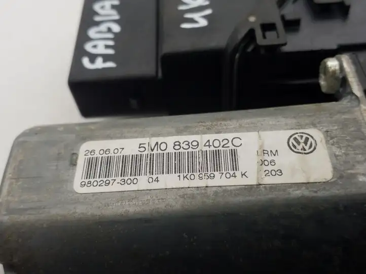 Skoda Fabia Mk1 (6Y) (1999 - 2007) 5M0839402C Стеклоподъемник задней двери — фото 3