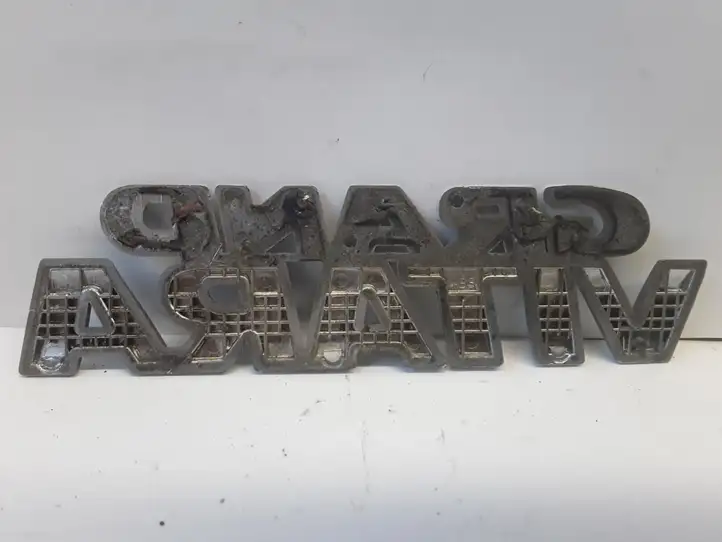Suzuki Grand Vitara II (2005 - 2008) Эмблема производителя — фото 3