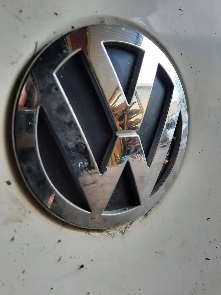 Volkswagen Transporter - Caravelle T5 (2003 - 2009) Эмблема производителя — фото 2