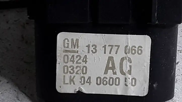 Opel Vectra C (2002 - 2005) 13177066 Включатель фонарей — фото 3