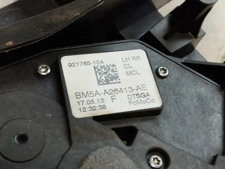 Ford Focus (2011 - 2015) BM5AA26413AE Замок задней двери — фото 2