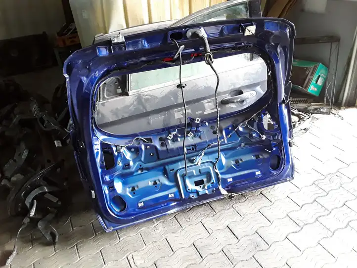 Ford Focus (2015 - 2019) BM51N40414AG Крышка багажника — фото 4