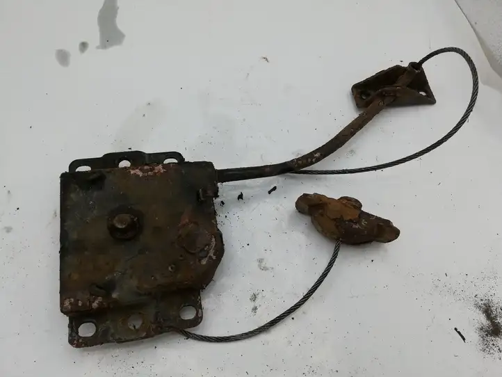 Toyota Corolla Verso E121 (2004 - 2007) Кронштейн запасного колеса — фото 2