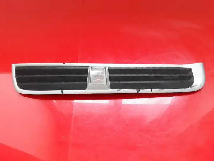 Opel Antara (2011 - 2017) 22737870 Решетка в крыле — фото 1