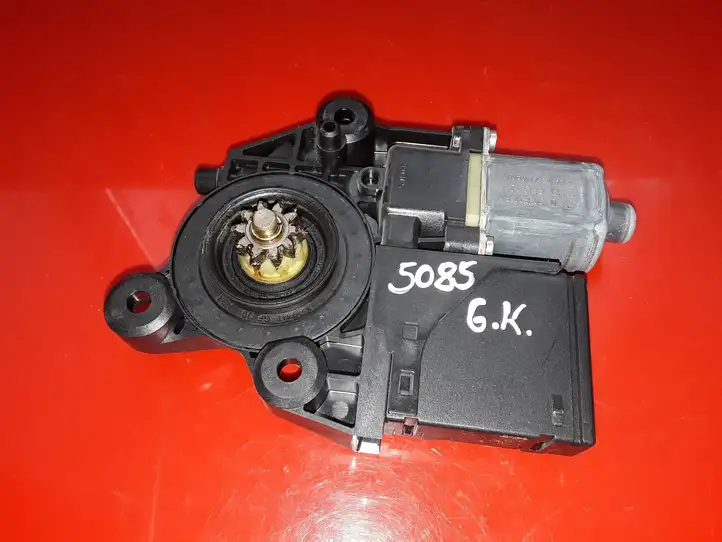 Renault Scenic III - Grand scenic III (2009 - 2016) 827310166R Стеклоподъемник задней двери — фото 2