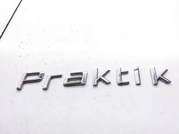 Skoda Praktik 5J8 (2007 - 2014) Эмблема производителя — фото 1