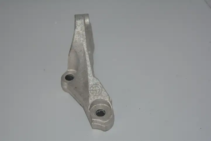 BMW 1 F20 F21 (2011 - 2019) 7810698 Кронштейн топливного насоса — фото 4