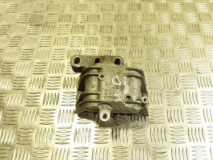 Volkswagen Touran I (2003 - 2010) 1K0199262BA Опора двигателя — фото 1