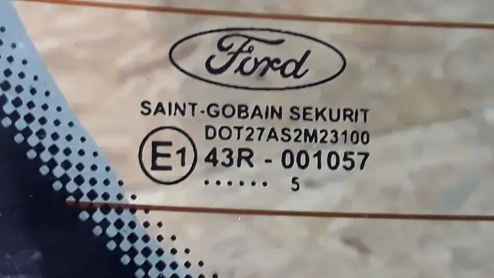 Ford Focus (2005 - 2008) E143R001057 Крышка багажника — фото 2