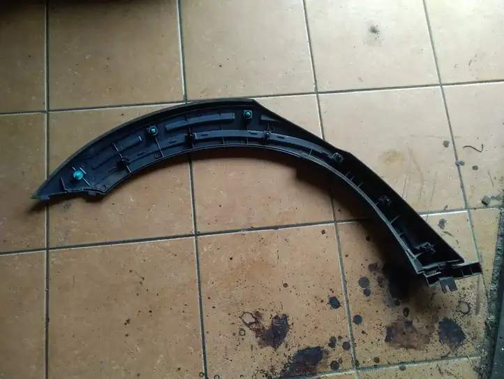 Subaru Outback (2003 - 2007) Молдинг крыла — фото 2