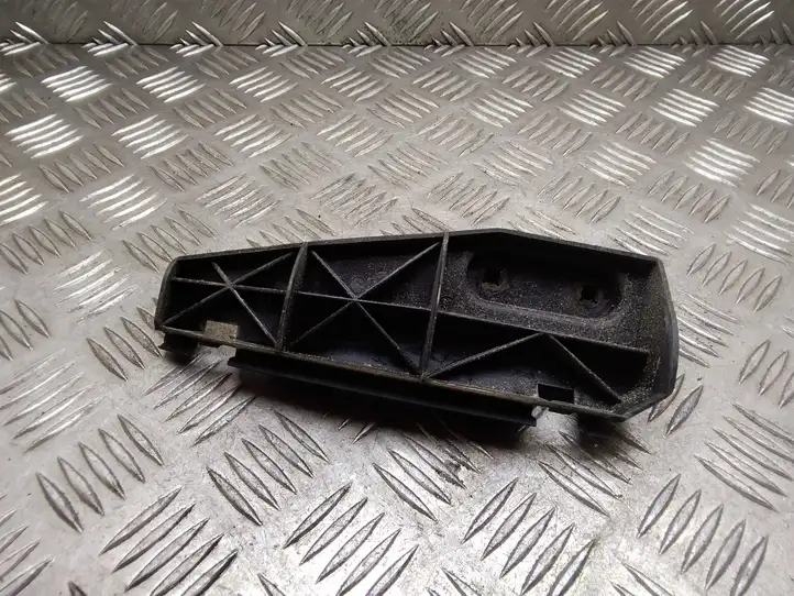 Toyota Corolla Verso AR10 (2004 - 2009) 525620F010 Кронштейн заднего бампера — фото 1