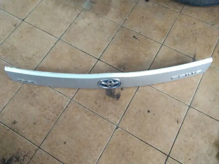 Toyota Prius (XW30) (2009 - 2015) 7680147070 Обшивка багажника — фото 2