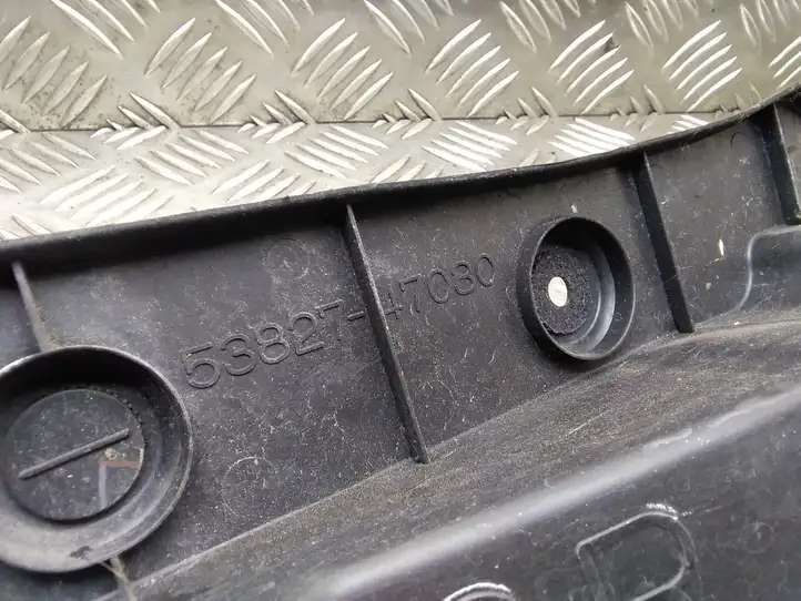 Toyota Prius (XW30) (2009 - 2015) 5382747030 Накладка крыла — фото 3