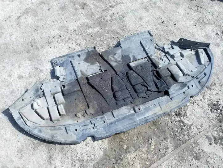 Audi A6 S6 C5 4B (1997 - 2001) 4B0863823C Защита двигателя — фото 1