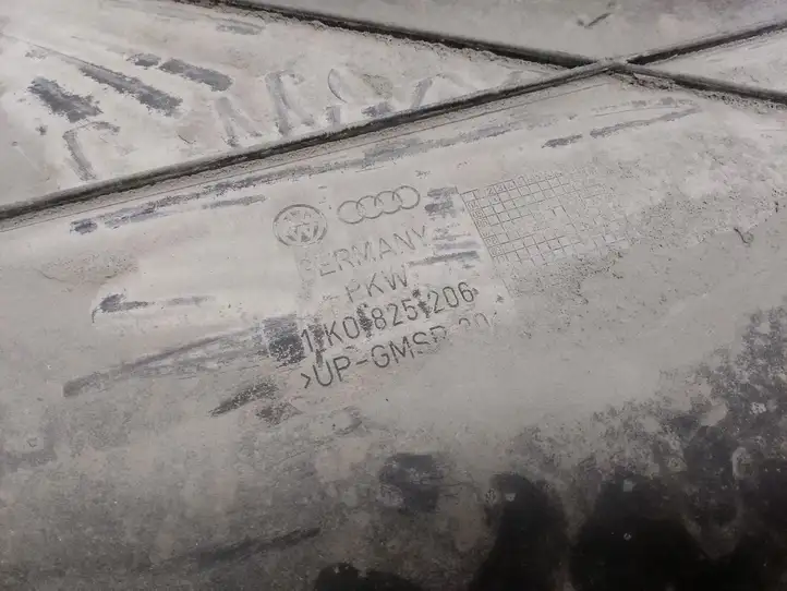 Volkswagen Golf V (2003 - 2009) 1K0825206 Защита днища задней части — фото 3