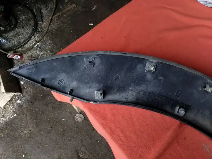 Kia Sorento (2002 - 2006)  877213E001 Отделка крыла (молдинги)