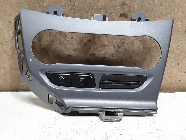 Ford Focus (2011 - 2015) BM518522 Отделка блока климат-контроля — фото 1