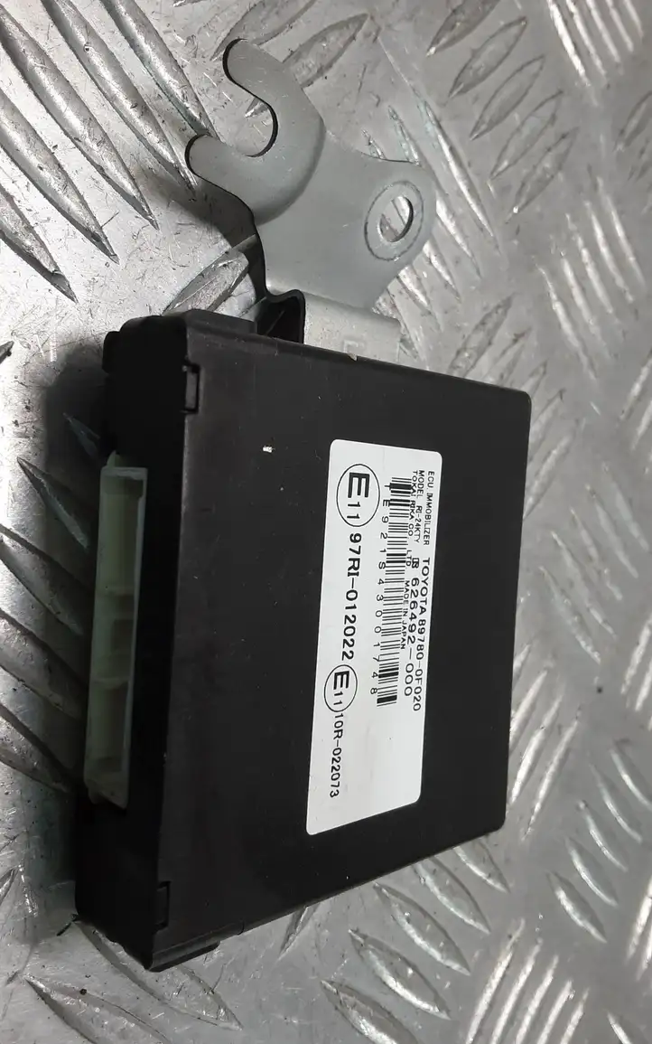 Toyota Corolla Verso E121 (2004 - 2007) 897800F020 Блок иммобилайзера — фото 1