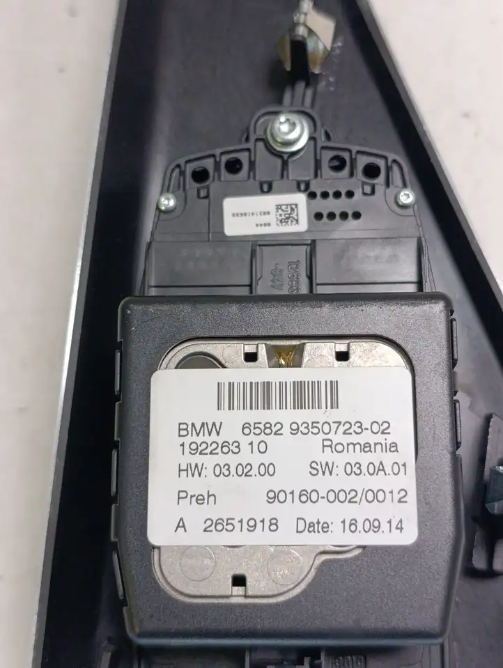 BMW i3 (2013 - ) 6582935072302 Контроллер мультимедийной системы — фото 6