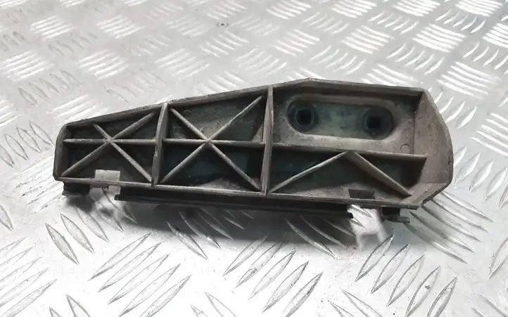 Toyota Corolla Verso E121 (2004 - 2007) 525620F010 Кронштейн заднего бампера — фото 2
