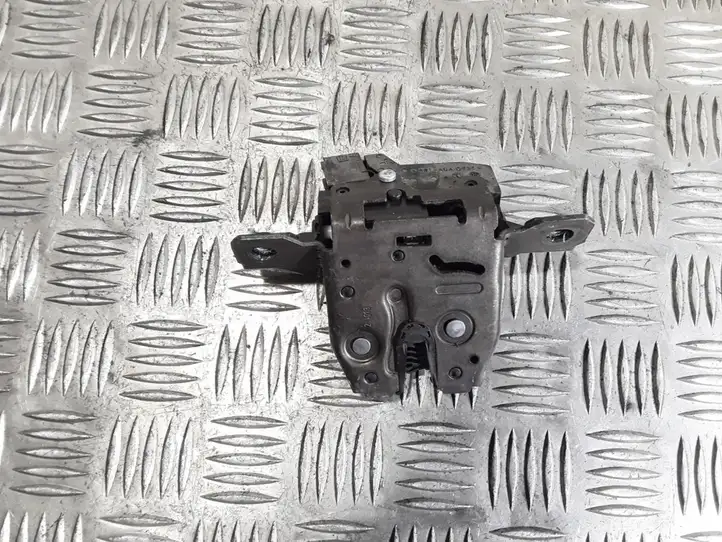 Opel Astra J (2012 - 2015) 13587646 Замок крышки багажника — фото 2