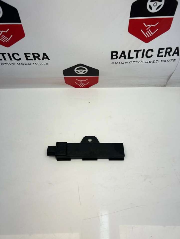 9220832 BMW 5 F10 F11 Interjero komforto antena