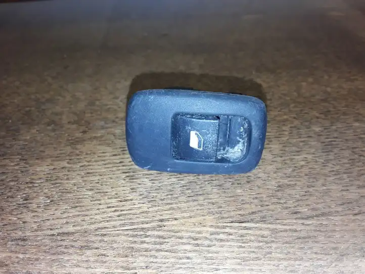 Citroen C5 (2008 - 2017) 96515962 Кнопка стеклоподъемников — фото 1