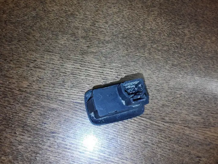 Citroen C5 (2008 - 2017) 96515962 Кнопка стеклоподъемников — фото 3