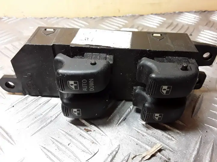 Hyundai Santa Fe (2000 - 2005) 9357026500 Блок кнопок стеклоподъемников — фото 1