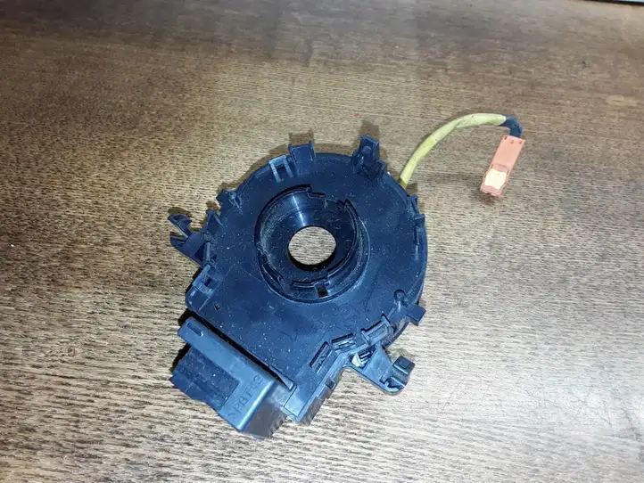 Toyota Yaris (2005 - 2009) Контактное кольцо SRS — фото 2