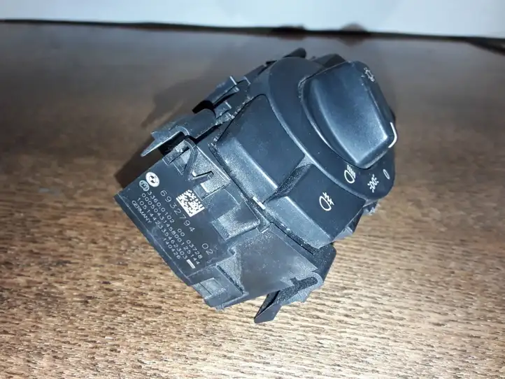 BMW 3 E90 E91 (2005 - 2012) 693279402 Реле аварийных фонарей — фото 3