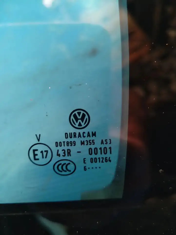 Volkswagen Tiguan (2016 - 2020) Форточка двери — фото 3
