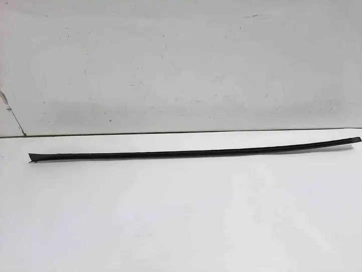 Volkswagen Golf VII (2013 - 2019) 5G0854327B Накладка стоек лобового стекла — фото 2
