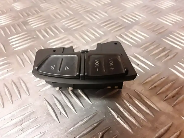 Volkswagen PASSAT B5.5 (2001 - 2005) 1J0959538C Кнопки на рулевом колесе — фото 1