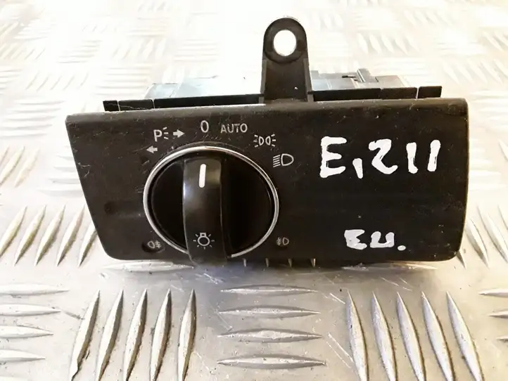 Mercedes-Benz E W211 (2002 - 2009) 2115450704 Включатель фонарей — фото 1