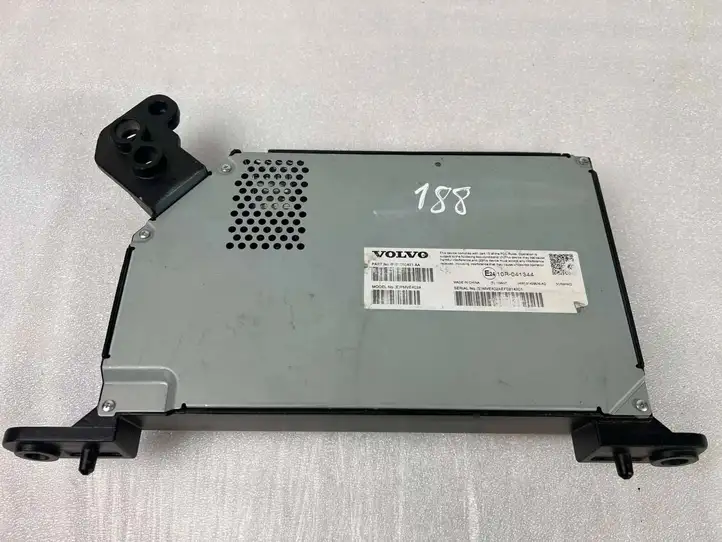 Volvo XC90 (2014 - 2019) 31350421AA Усилитель звука — фото 4