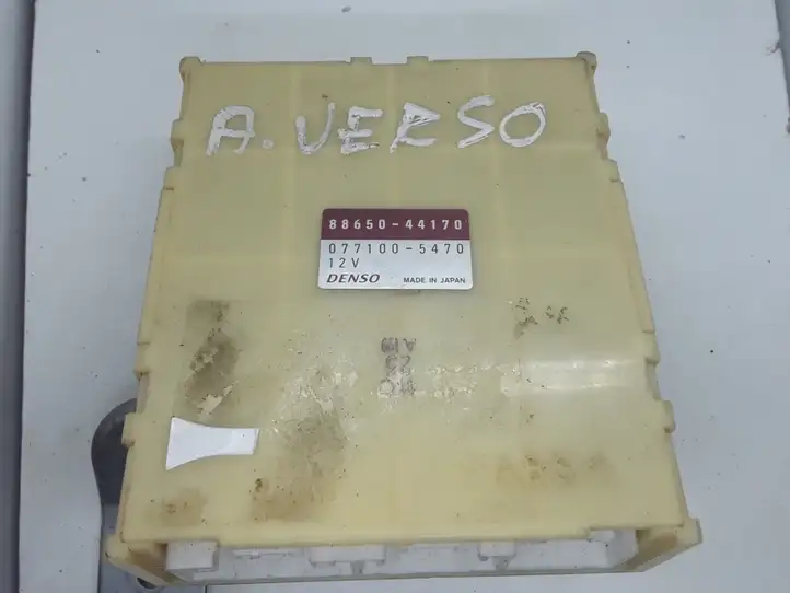 Toyota Avensis Verso (2001 - 2004) 8865044170 Прочие блоки управления — фото 1
