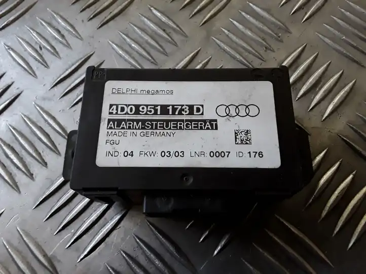 Audi A6 S6 C5 4B (2001 - 2004) 4D0951173D Блок управления сигнализацией — фото 1