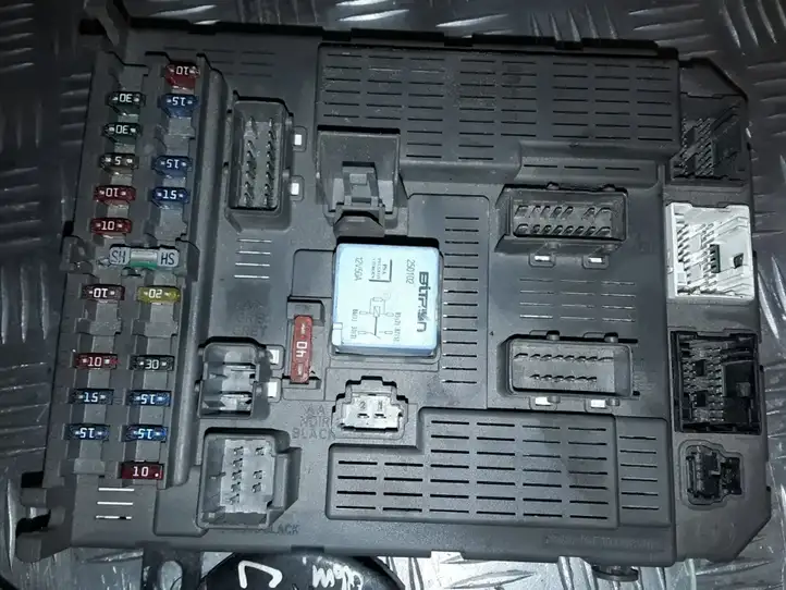 Citroen C5 (2004 - 2008) BSIT0400 Модуль комфорта — фото 4