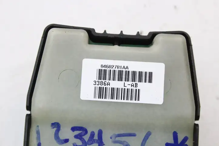Chrysler 300 - 300C (2005 - 2011) 04602781AA Кнопка стеклоподъемников — фото 5