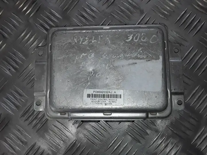 Chrysler 300 - 300C (2005 - 2011) P04692032AJ Модуль комфорта — фото 1