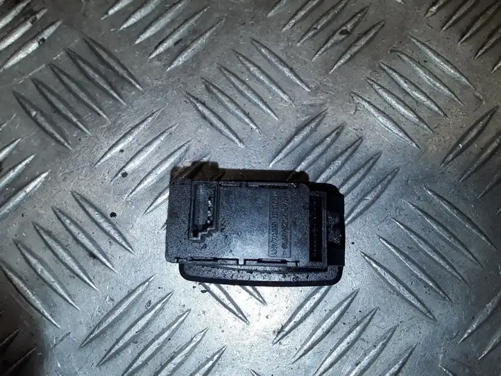 BMW 3 E90 E91 (2005 - 2012) 6945874 Кнопка стеклоподъемников — фото 3