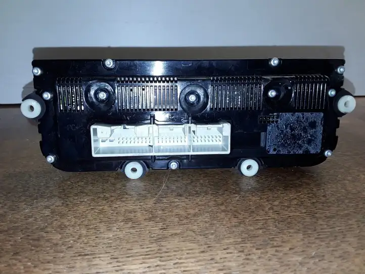 Volkswagen Touran I (2003 - 2010) Блок управления климат-контролем — фото 3