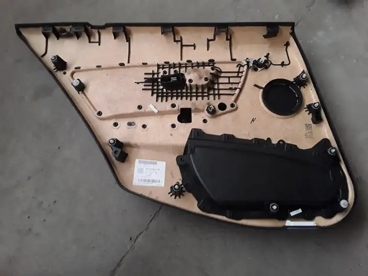 BMW 3 F30 F35 F31 (2012 - 2018) 40423491R Обшивка задней двери — фото 3