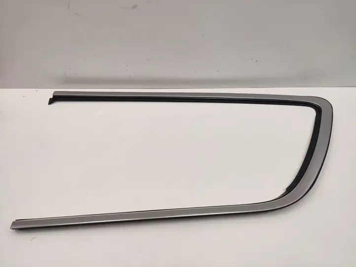 Chrysler Pacifica (2016 - ) 68227297AC Облицовка заднего бокового стекла — фото 7