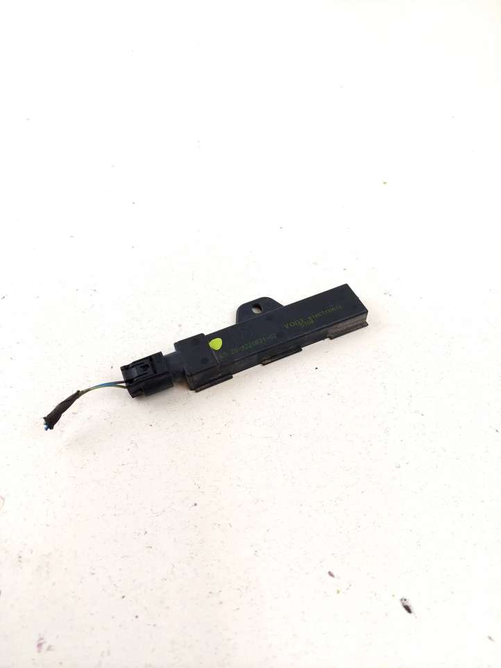 9220831 BMW 5 F10 F11 Interjero komforto antena